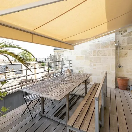Sansas Apartment